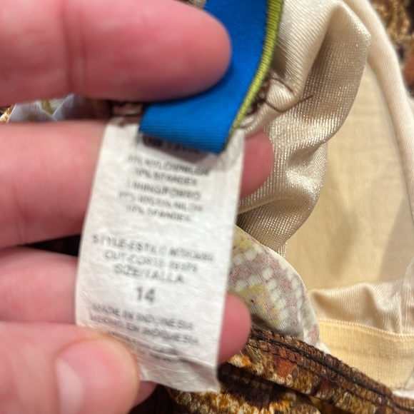 Maxine women’s one piece swimsuit size 14. - Picture 5 of 7